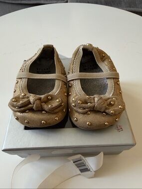 Stuart Weitzman Girls Gold Studded Bow Mary Jane Flats